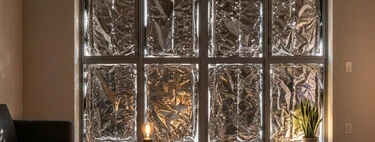 Los arquitectos lo dejan muy claro: "Poner papel de aluminio en las ventanas es una solución de emergencia contra el calor, pero protegerlas por fuera siempre es más eficaz"