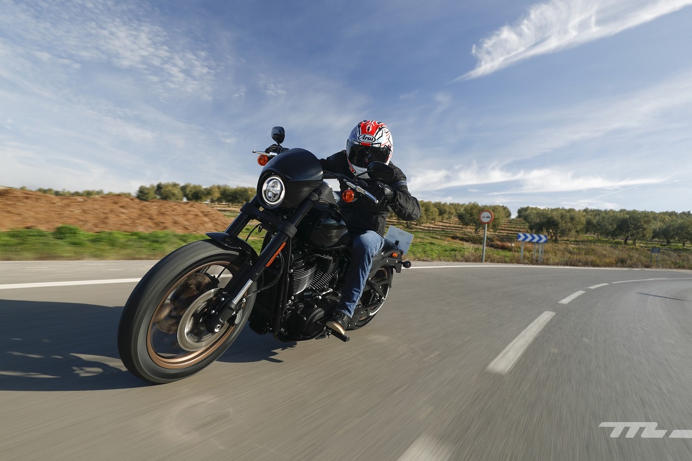 Muchas motos, muchas curvas y ¡hill climb! Así hemos vivido el Triple S con Harley-Davidson