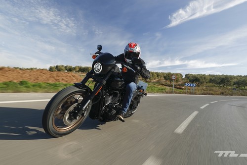 Muchas motos, muchas curvas y ¡hill climb! Así hemos vivido el Triple S con Harley-Davidson