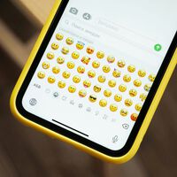 Ya hay fecha para la llegada de apps de terceros a iPhone. Sorprendentemente, la atención se la ha llevado un emoji de una seta