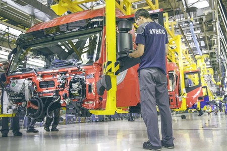 Primeras consecuencias del coronavirus en la fabricación de coches: 60.000 puestos de trabajo en el aire y 2 millones de empleos afectados