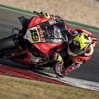 Álvaro Bautista tiene el hombro peor de lo esperado: abandona los test de Portimao a dos semanas de las carreras