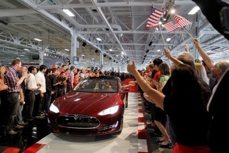 ¿Y si Apple comprase Tesla?