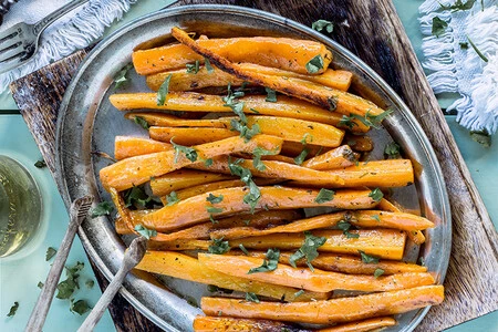 Zanahorias asadas a las finas hierbas. Receta fácil y saludable
