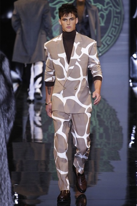 Versace Otoño-Invierno 2013/2014: el look macho man bajo su particular punto de vista