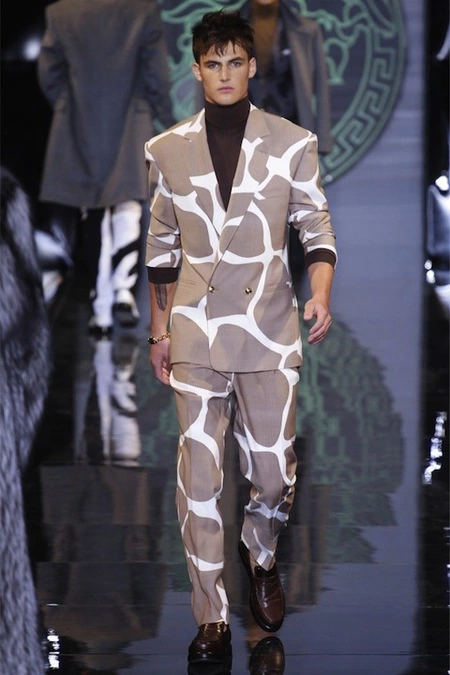 Versace Otoño-Invierno 2013/2014: el look macho man bajo su particular punto de vista