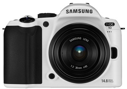 La Samsung NX10 se pasa al blanco