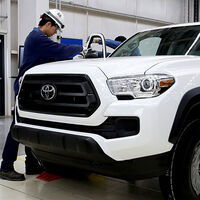 Trump no quiere autos hechos en México, pero a Toyota le tiene sin cuidado: invierte 1,450 millones de dólares para dos plantas en el país