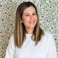 María Sánchez, experta en limpieza: "Para limpiar a fondo la lavadora pongo oxígeno activo y papel de cocina en la goma y bicarbonato en el tambor" 