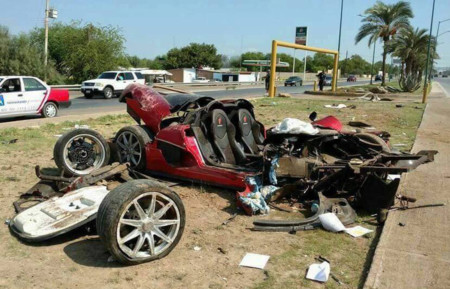 Koenigsegg CCX Custom Vision totalmente destruido en México