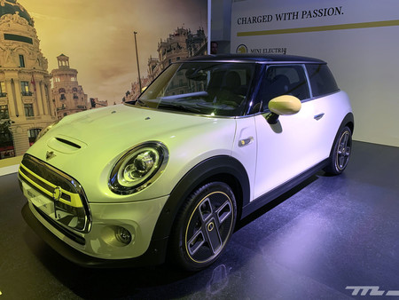Hemos conocido el MINI Electric: el coche eléctrico que llegará en 2020 con 184 CV es tan MINI como siempre
