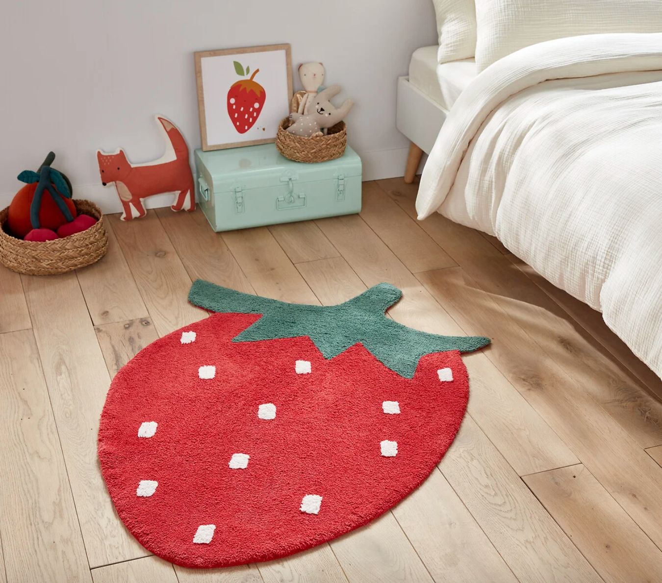 Alfombra infantil de algodón con forma de fresa