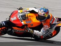 Nicky Hayden y Dani Pedrosa lideran la tabla en Phillip Island