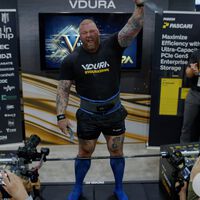Un actor de Juego de Tronos y 282.624 petabytes de información protagonizan un récord de lo más loco al levantar 451 kilos de discos duros