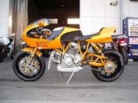 Ducati MH900E por Bright Logic
