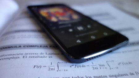 El Moto G7 deja algunas características al descubierto antes de tiempo, como sus 6,4 pulgadas