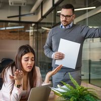 Las tecnológicas no dejan de despedir empleados en 2026 y la IA ya es el verdugo de miles de puestos 