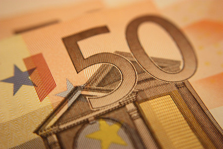 Europa quiere limitar el nivel de sobresueldos de los banqueros, mala idea