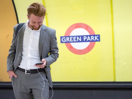 ION BELT, recarga tu iPhone, tu iPad o tu iPod con este cinturón con batería integrada