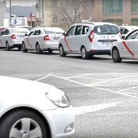 El conflicto del taxi se recrudece y se extiende por todo el país: huelga indefinida y más colapsos