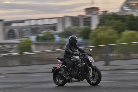 Brutale 1000 Rs Action 5
