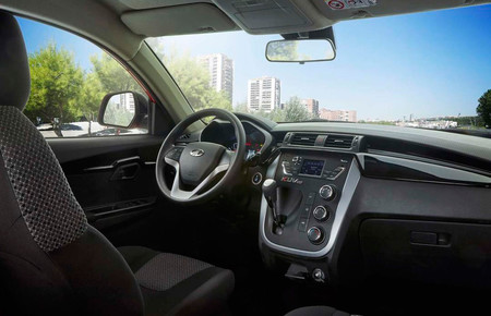 Mahindra KUV100, llega el anti Duster