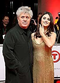 'Volver' de Almodóvar se lleva 5 premios de la Academia Europea