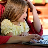 ¿Has sido madre recientemente? Así puedes reclamar el IRPF de tu permiso por maternidad a Hacienda 