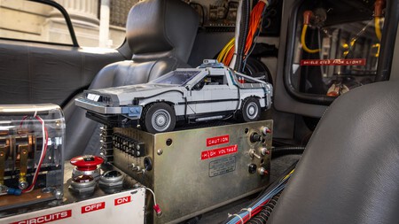 Delorean Lego 6