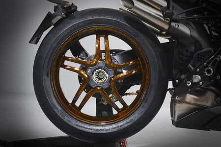 Brutale 1000 Nurburgring Details 8