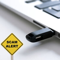 Un programador cae en una estafa con 12 memorias USB de Amazon y publica una herramienta gratuita para descubrir fraudes 