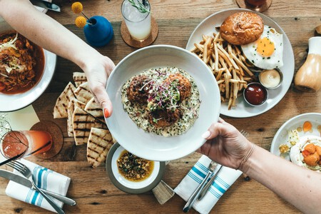 Por qué ya no hablamos de comidas “malas” y “buenas” sino de alimentos que nos sientan mejor y peor