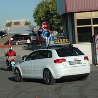 La DGT amplía a un año la validez de los carnés de conducir de los refugiados ucranianos en España