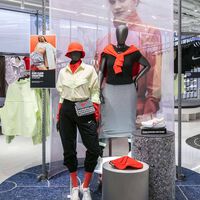 El outlet de Nike nos trae esta sudadera Dry Graphic con capucha rebajada en un montón de tallas 