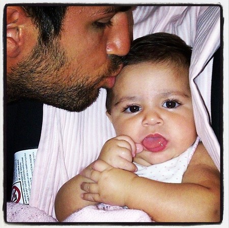 Qué bien empieza el día Lia Fábregas con besito de papá