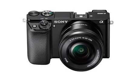 Hacerte con una polivalente sin espejo como la Sony Alpha A6000 con objetivo 16-50mm sólo te costará 439 euros esta semana en Amazon