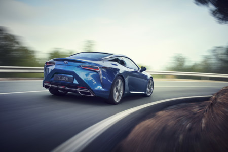 Lexus LC: V8 e híbrido, para mayo de 2017