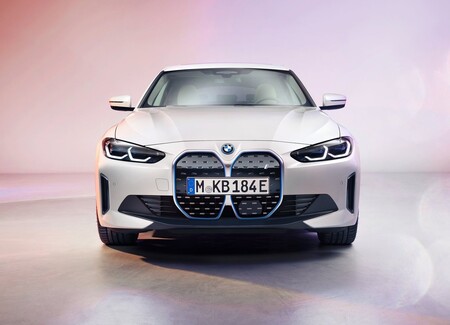 Bmw I4 2022 1600 05