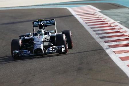 Nico Rosberg consigue la 'pole' en Abu Dhabi y mete presión a Hamilton