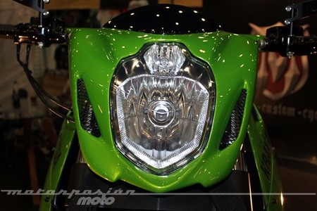 Las motos con tres faros en distinto eje se ven mejor