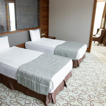 Dormir juntos, descansar separados: así se reinventan (y decoran) los dormitorios en pareja 