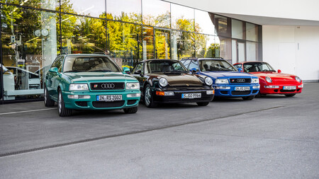 Dos Audi RS2 juntos a un Porsche 911 tipo 964 y a un tipo 993.