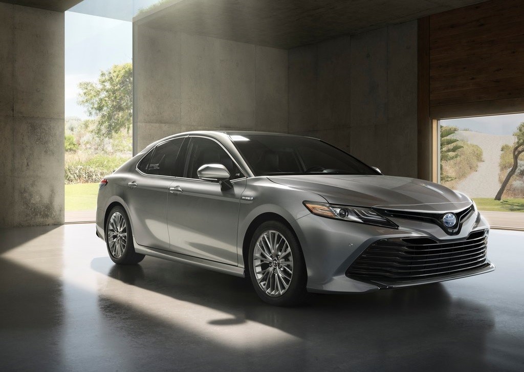 Toyota Camry 2018, la octava generación rompe el molde de diseño