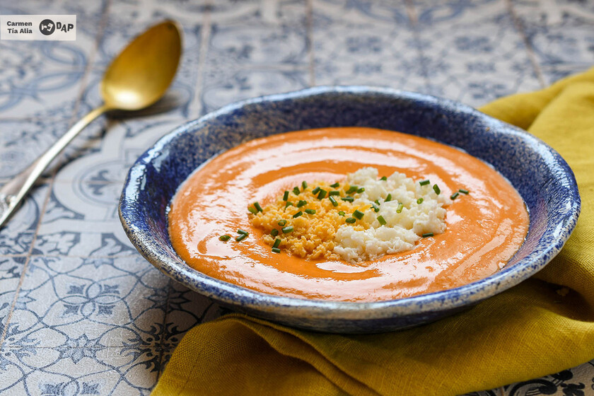 Cómo hacer la receta del sorprendente salmorejo de manzana, sin pan, más ligero y delicioso