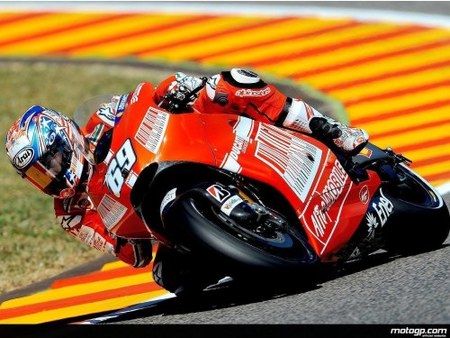 Nicky Hayden y Toni Elías: más moral que el Alcoyano