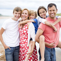 ¿Sois familia numerosa? Nueve claves para organizar con éxito las vacaciones de verano siendo cinco o más 