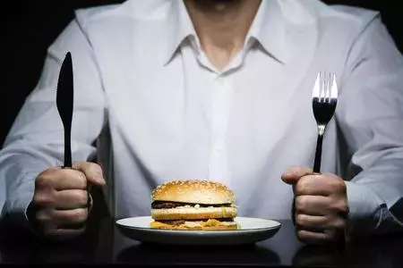 No dejes que las emociones lleven por mal camino tu dieta