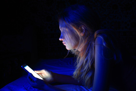 Enganchado al móvil: cómo saber si mi hijo adolescente es adicto a las nuevas tecnologías