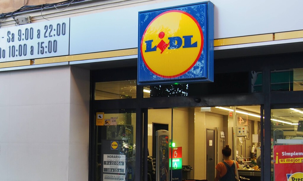 Llega a Lidl (el viernes 24) por menos de 10 euros este pack de luces solares para balcones, terrazas o jardines 