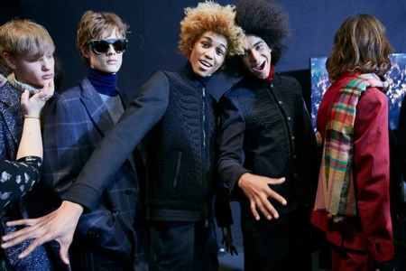 Los desfiles de Fendi, Etro y Trussardi durante la Milán Fashion Week todos marcados por la estética de los 70